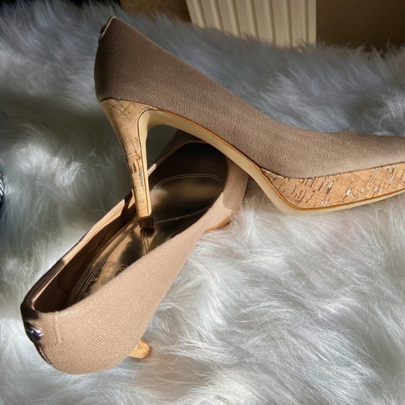 Tahari Sophia Glitter Platform Pump Sz 8 - Picture 5 of 9